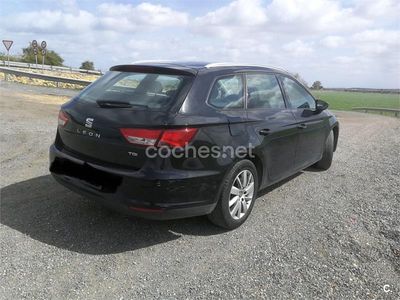 Usado Seat Leon ST Style 105 CV (77 kW) 2015 Negro Familiar