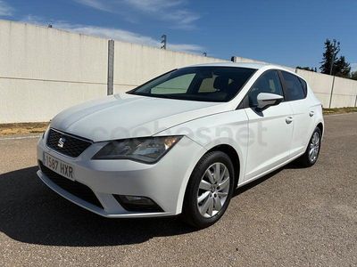 Usado Seat Leon Reference 105 CV (77 kW) 2014 Blanco Berlina