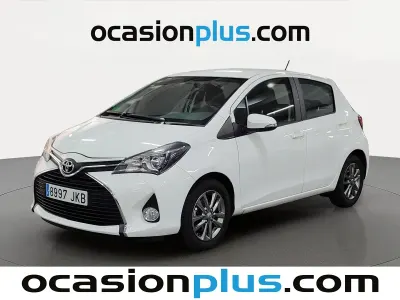 Usado Toyota Yaris Active 99 CV (72 kW) 2015 Blanco Utilitario