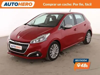 Usado Peugeot 208 Allure 99 CV (72 kW) 2018 Rojo Utilitario