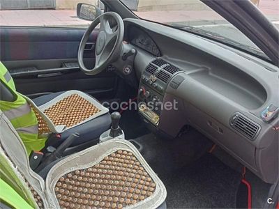 Usado Fiat Punto 60 CV (44 kW) 1998 Rojo Berlina