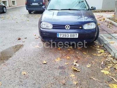 Azul Usado 2001 VW Golf IV Berlina | 1900 € (Buen precio)