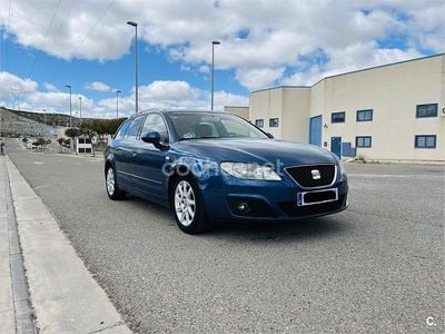 Usado Seat Exeo Ecomotive 143 CV (105 kW) 2012 Azul Familiar