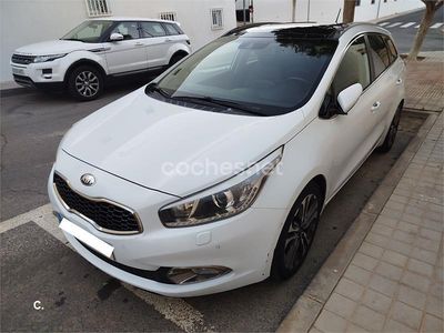 Usado Kia Ceed Sportswagon 128 CV (94 kW) 2013 Blanco Familiar
