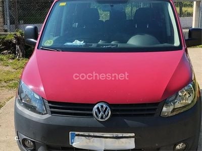 Usado VW Caddy Trendline 75 CV (55 kW) 2015 Rojo Monovolumen