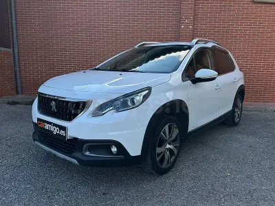 Usado Peugeot 2008 Allure 110 CV (80 kW) 2017 Blanco SUV