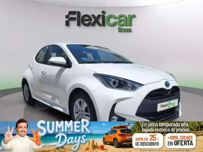 Usado Toyota Yaris Style 116 CV (85 kW) 2025 Blanco Utilitario