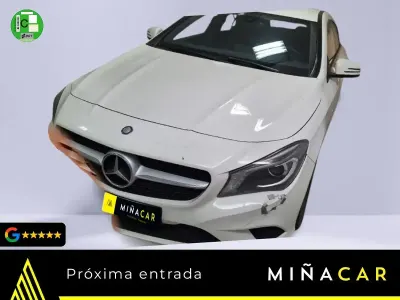 Usado Mercedes CLA220 Shooting Brake 177 CV (130 kW) 2015 Blanco Familiar