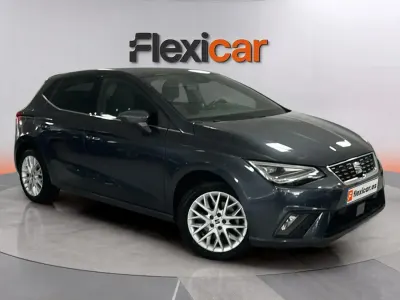Usado Seat Ibiza 116 CV (85 kW) 2024 Gris Utilitario
