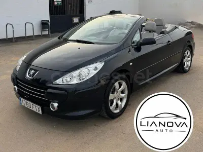 Usado Peugeot 307 CC 143 CV (105 kW) 2007 Negro Descapotable