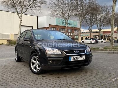 Usado Ford Focus Trend 100 CV (73 kW) 2007 Negro Berlina
