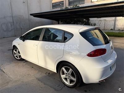 Begagnad Seat Leon Style 125 HK (91 kW) 2010 Vit Halvkombi