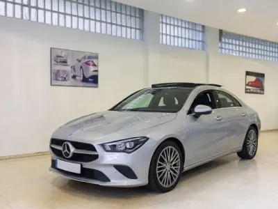 Usado Mercedes CLA250 224 CV (164 kW) 2022 Gris / plata Coupe