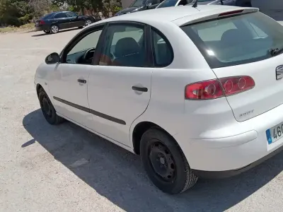 Usado Seat Ibiza Stella 64 CV (47 kW) 2003 Blanco Utilitario