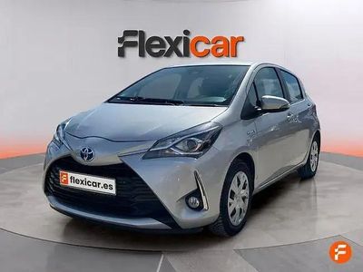 Usado Toyota Yaris Hybrid Active 100 CV (73 kW) 2019 Gris
