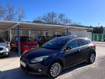 Käytetty Ford Focus Titanium 115 HP (84 kW) 2012 Harmaa Sedan