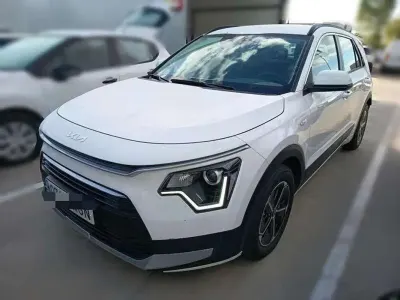 Usado Kia Niro 141 CV (103 kW) 2023 Blanco SUV