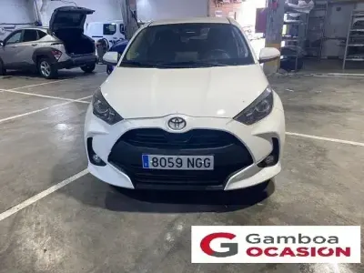 Usado Toyota Yaris Active 115 CV (84 kW) 2025 Blanco Utilitario