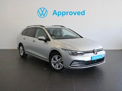 Gris plata Usado 2024 VW Golf VIII Life Familiar | 26.300 € (Un poco caro)