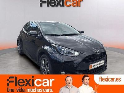 Usado Toyota Yaris Hybrid Active 116 CV (85 kW) 2024 Gris Berlina
