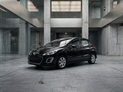Usado Peugeot 308 Family 120 HP (88 kW) 2012 Preto Sedan