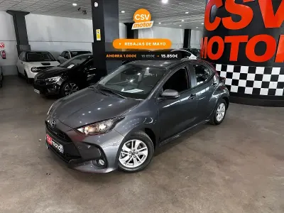Usado Mazda 2 Center-Line 116 CV (85 kW) 2023 Gris Utilitario