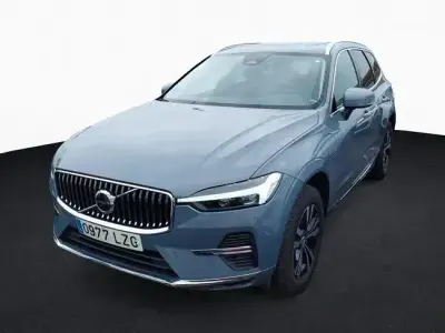 Käytetty Volvo XC60 Core 351 HP (258 kW) 2022 Keltainen Katumaasturi