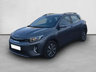 Usado Kia Stonic 101 CV (74 kW) 2025 Gris SUV