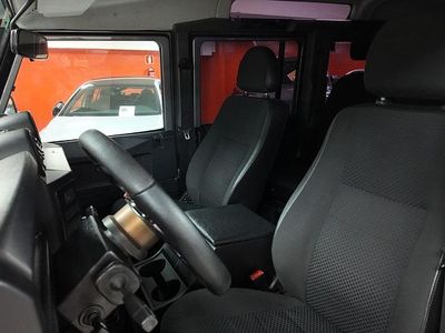 Gris Usado 2012 Land Rover Defender Familiar | 34.990 €