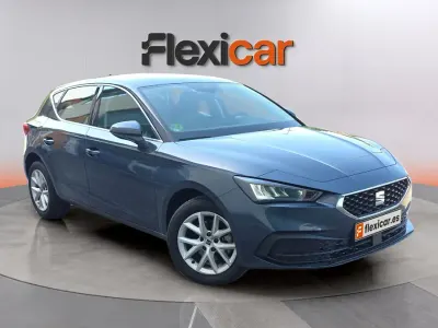 Usado Seat Leon Style 116 CV (85 kW) 2024 Gris Berlina