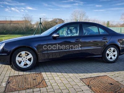 Usado Mercedes E320 Avantgarde 204 CV (150 kW) 2005 Azul Berlina