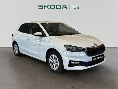 Usado Skoda Fabia Selection 95 CV (69 kW) 2024 Blanco Berlina