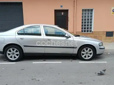 Usado Volvo S60 Summum 170 CV (125 kW) 2004 Gris / plata Berlina