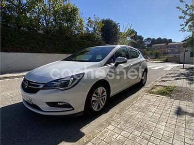 Usado Opel Astra Dynamic 110 CV (80 kW) 2019 Blanco Berlina