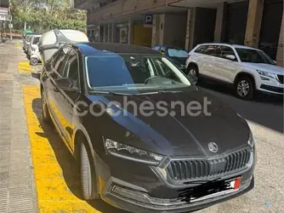 Usado Skoda Octavia Ambition 150 CV (110 kW) 2021 Negro Berlina