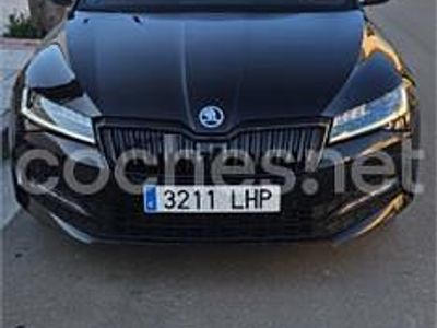 Usado Skoda Superb SportLine 190 CV (139 kW) 2020 Negro Familiar