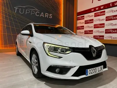 Usado Renault Mégane GrandTour Zen 115 CV (84 kW) 2020 Blanco Familiar