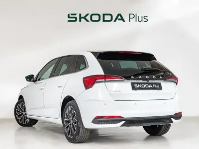 Usado Skoda Scala 115 CV (84 kW) 2024 Blanco Utilitario