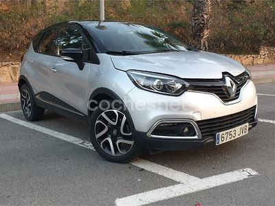 Usado Renault Captur Zen 120 CV (88 kW) 2016 Gris / plata SUV