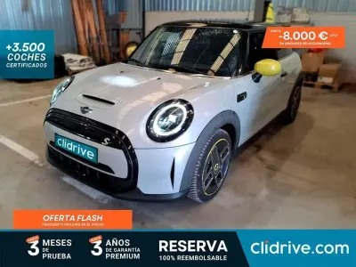 Usado Mini Cooper 100 kW (136 CV) 2021 Gris Utilitario