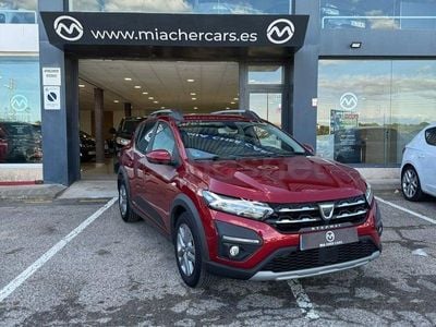 Usado Dacia Sandero Essentiel 91 HP (66 kW) 2021 Vermelho Sedan