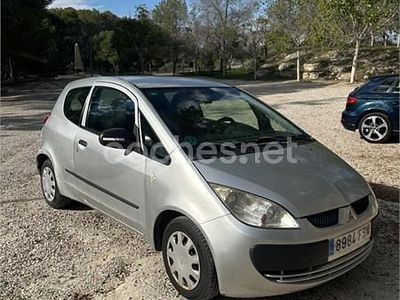 Gris / plata Usado 2007 Mitsubishi Colt Inform Berlina | 2000 € (Precio justo)