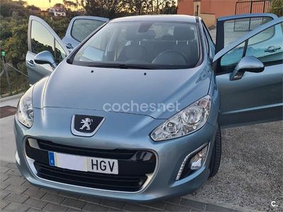 Usado Peugeot 308 Active 92 CV (67 kW) 2011 Gris / plata Berlina