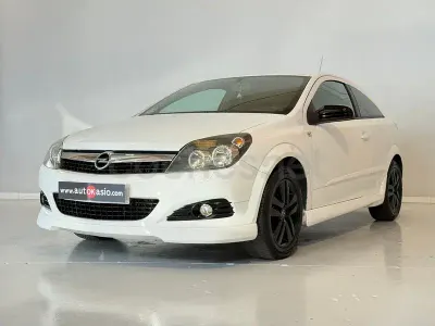 Usado Opel Astra GTC Sport 110 CV (80 kW) 2009 Blanco Berlina