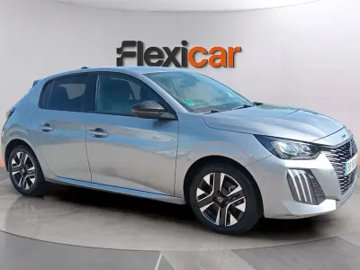 Usado Peugeot 208 Allure 101 CV (74 kW) 2025 Gris Utilitario