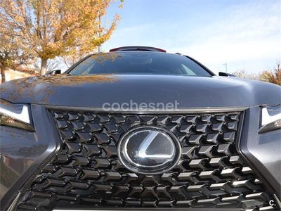 Gris / plata Usado 2023 Lexus UX SUV | 32.900 € (Un poco caro)