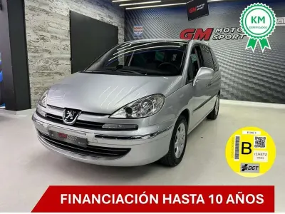 Usado Peugeot 807 Premium 136 CV (100 kW) 2010 Gris Monovolumen