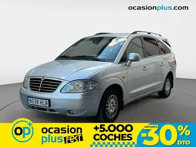Usado SsangYong Rodius 165 CV (121 kW) 2012 Gris / plata Monovolumen