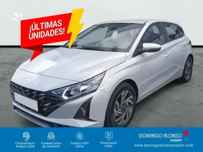 Usado Hyundai i20 101 CV (74 kW) 2025 Gris Utilitario