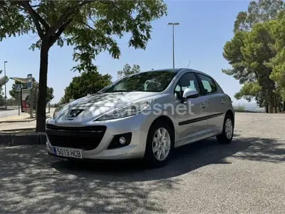 Usado Peugeot 207 Business-Line 75 CV (55 kW) 2011 Gris / plata Berlina